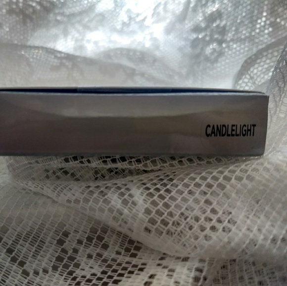 Cover FX Perfect Light Highlighting Powder - Picture 2 of 4